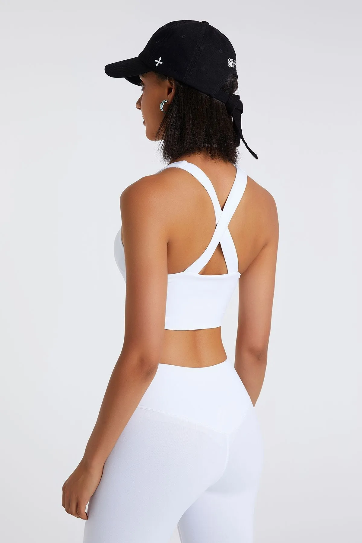 Strappy Halter Neck Crossover Sports Bra